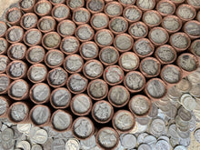 Load image into Gallery viewer, VINTAGE DARK BROWN BANK ROLL WITH A SILVER MERCURY DIME SHOWING