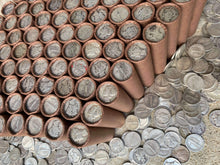 Load image into Gallery viewer, VINTAGE DARK BROWN BANK ROLL WITH A SILVER MERCURY DIME SHOWING