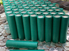 Load image into Gallery viewer, VINTAGE GREEN BANK ROLL WITH A BU SILVER DIME SHOWING