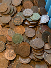 Load image into Gallery viewer, VINTAGE BLUE BANK ROLL WITH INDIAN HEAD CENTS SHOWING
