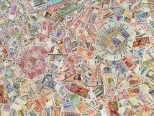 Load image into Gallery viewer, FOREIGN PAPER MONEY LOT UNCIRCULATED CURRENCY COLLECTION BANKNOTES BILLS SET
